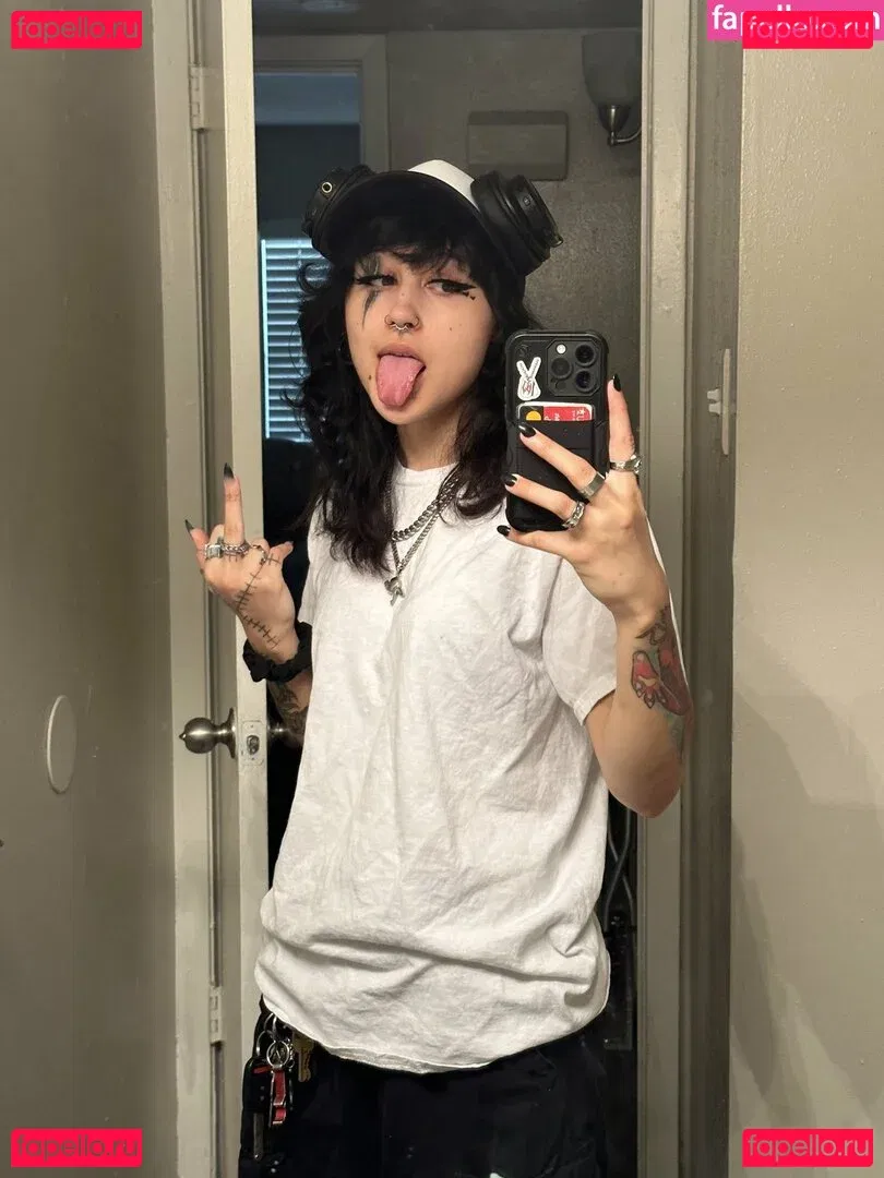 Suedmza Onlyfans Photo Gallery 