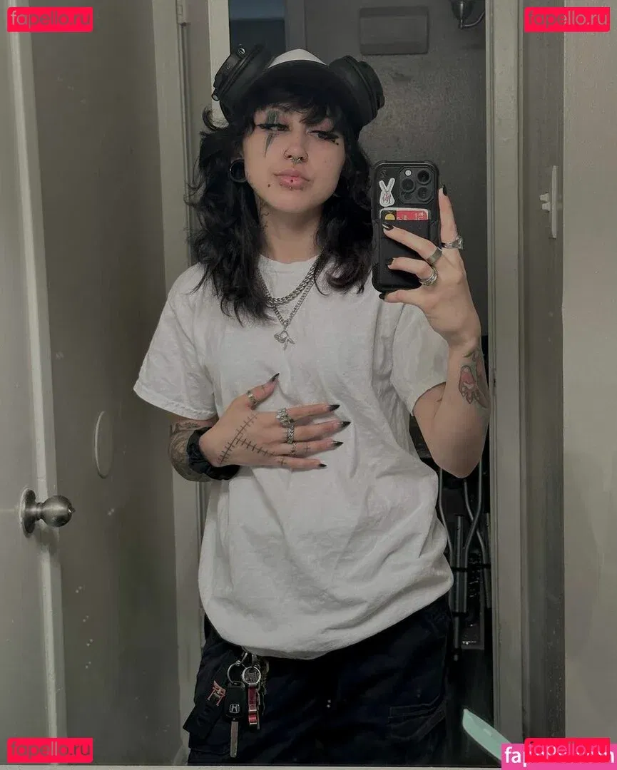 Suedmza Onlyfans Photo Gallery 