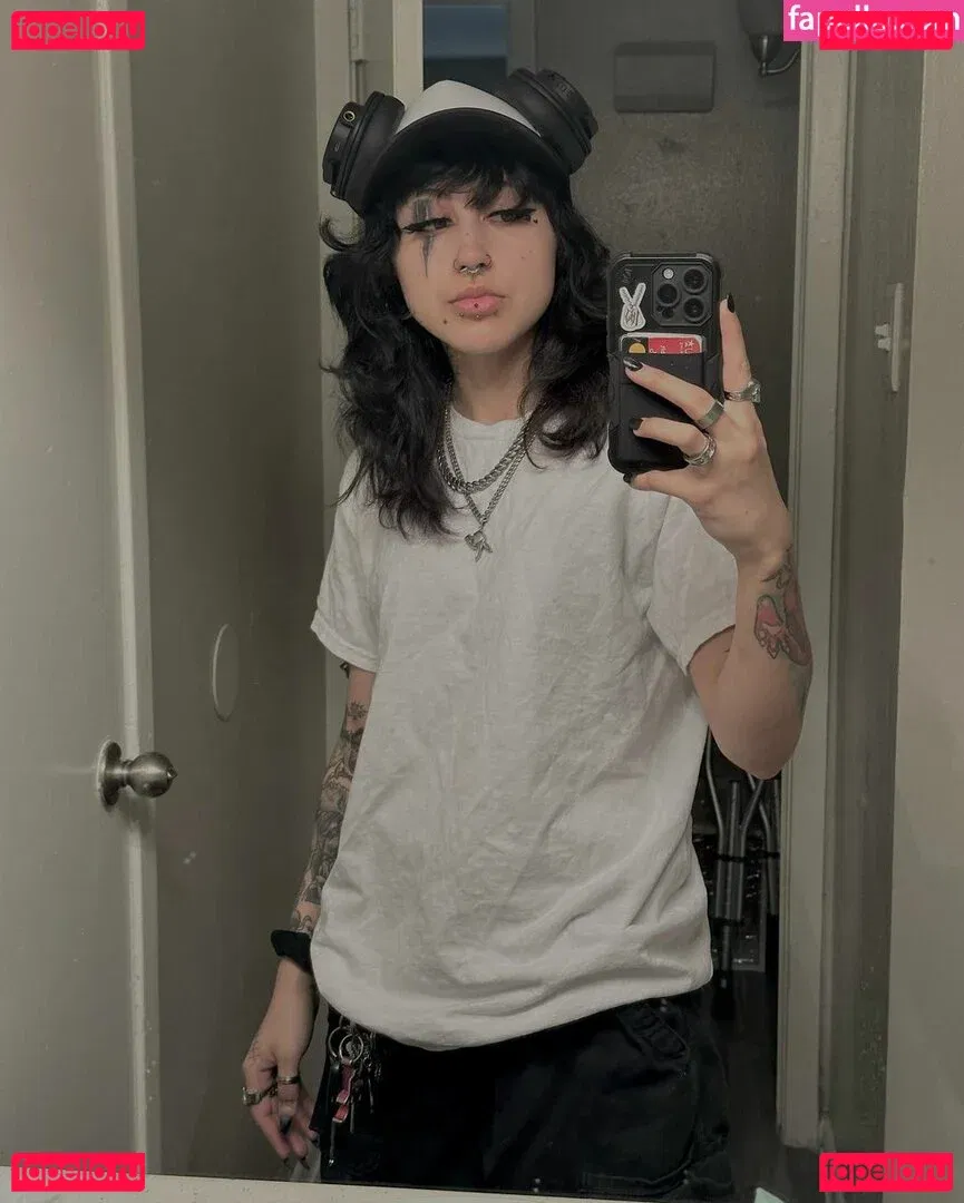 Suedmza Onlyfans Photo Gallery 