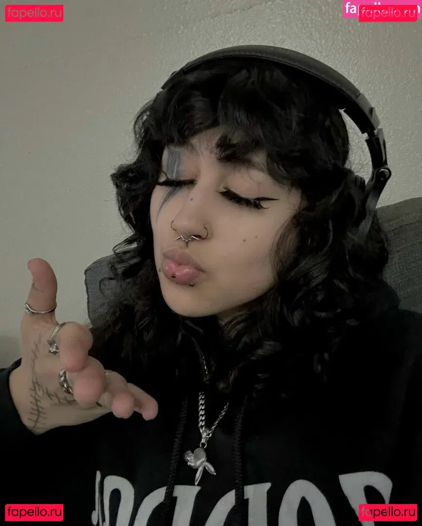 Suedmza Onlyfans Photo Gallery 