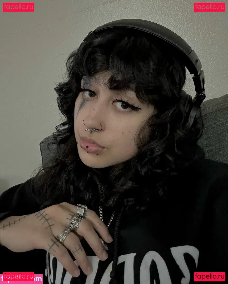 Suedmza Onlyfans Photo Gallery 