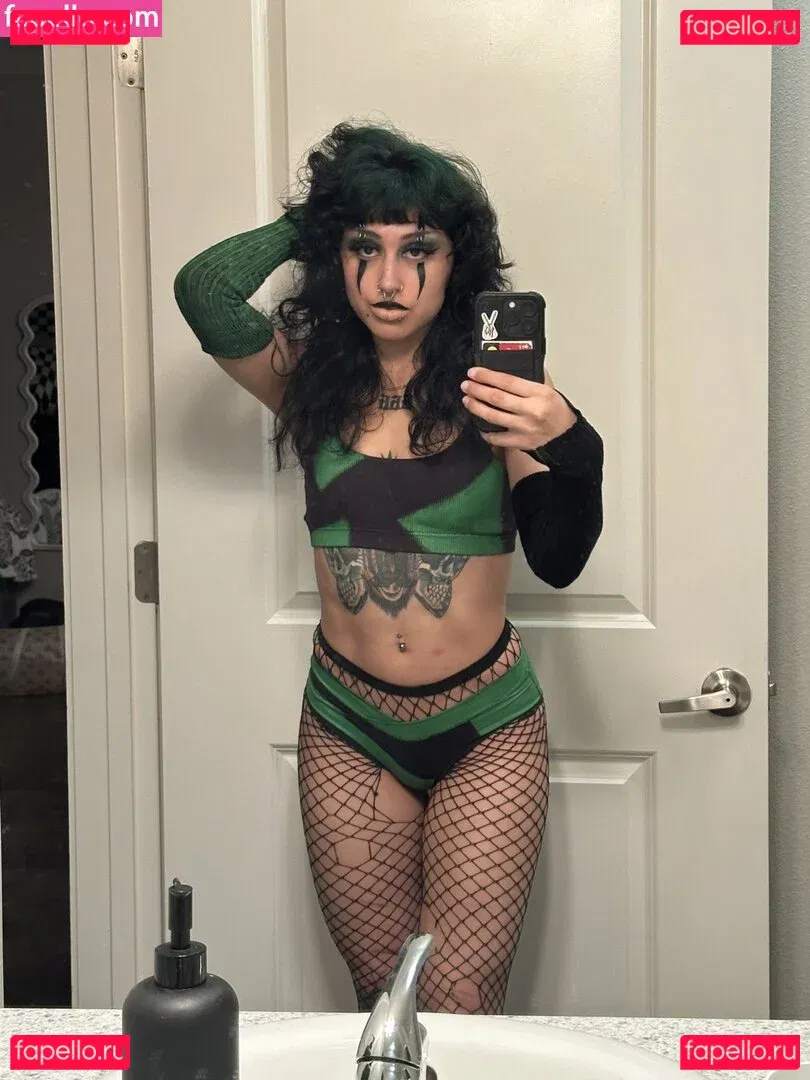 Suedmza Onlyfans Photo Gallery 