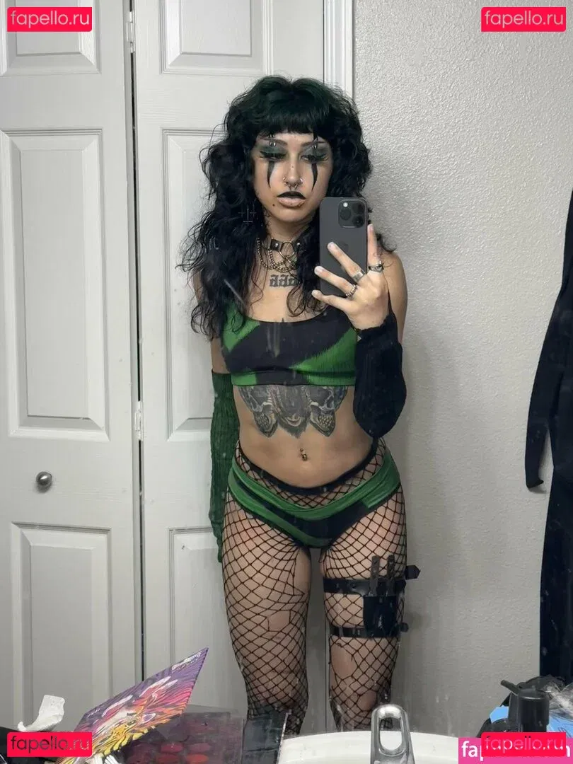 Suedmza Onlyfans Photo Gallery 