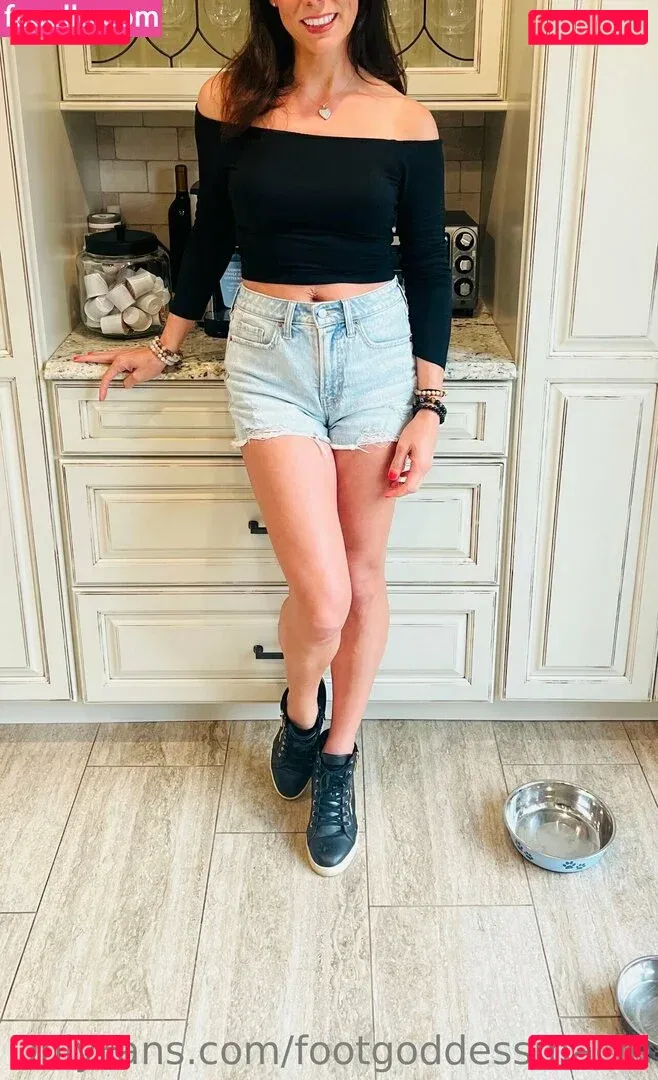 footgoddessmacie Onlyfans Photo Gallery 