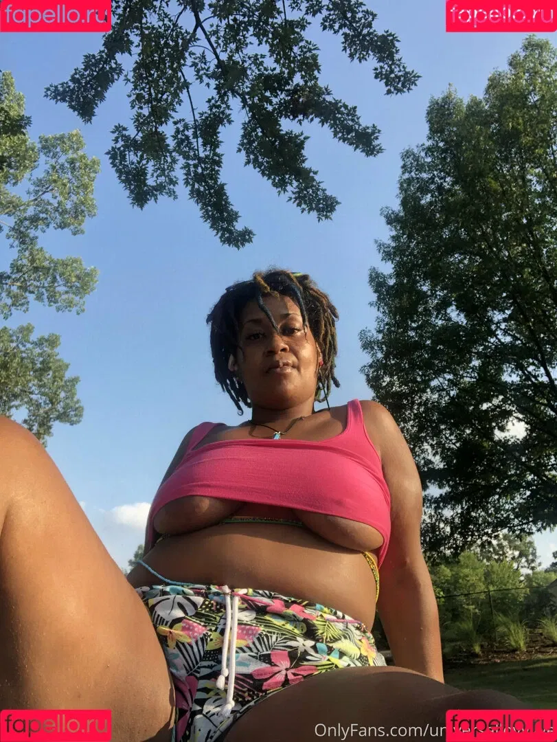 universallovvvve Onlyfans Photo Gallery 