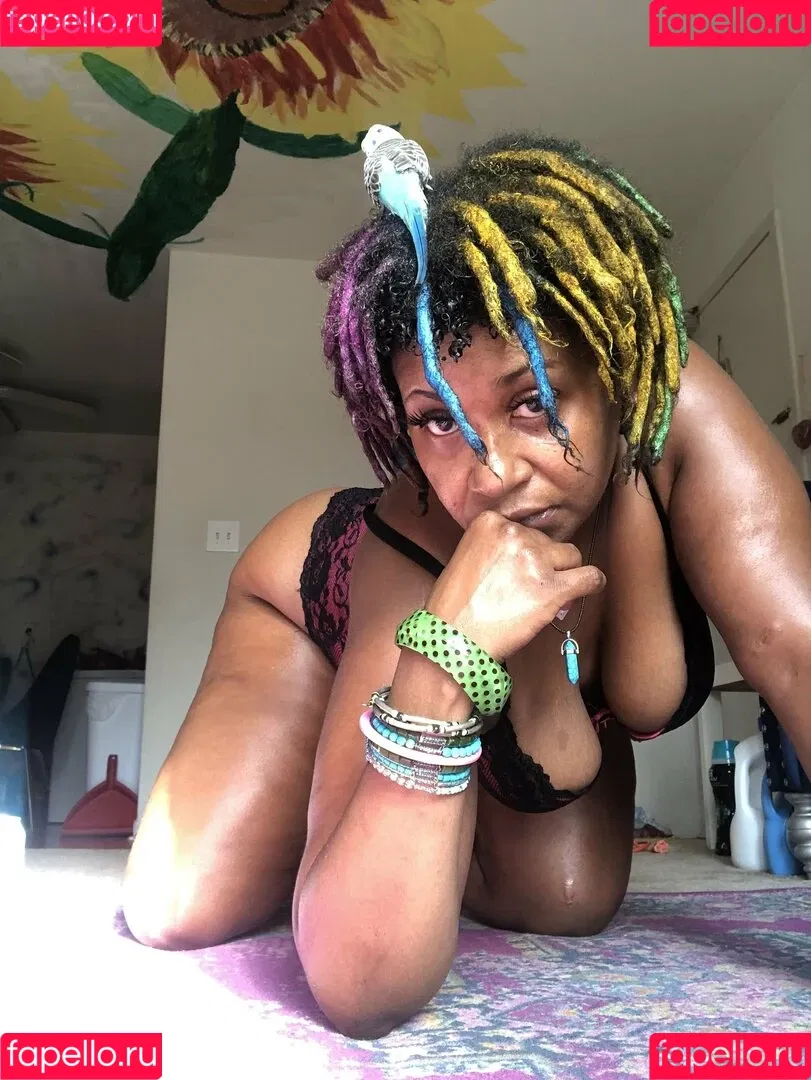 universallovvvve Onlyfans Photo Gallery 