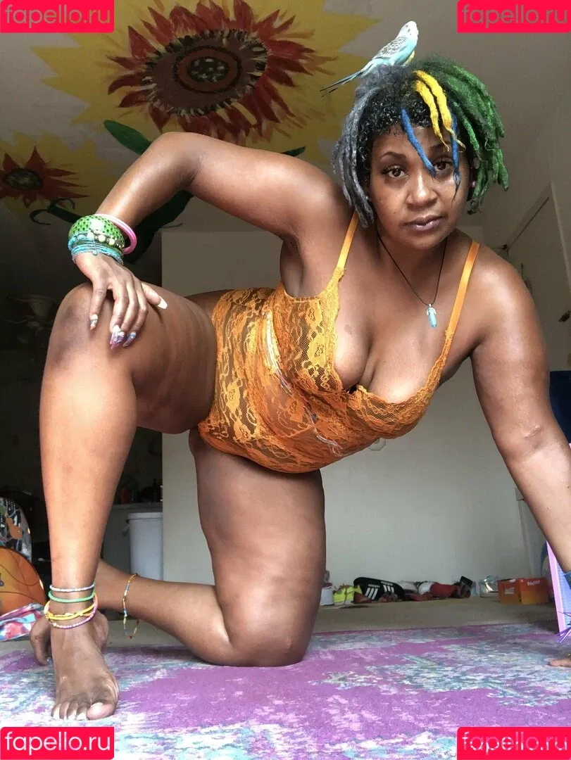 universallovvvve Onlyfans Photo Gallery 