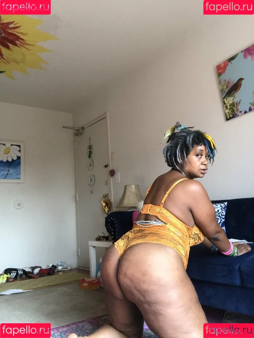 universallovvvve Onlyfans Photo Gallery 