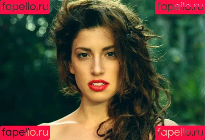 Tania Raymonde Onlyfans Photo Gallery 