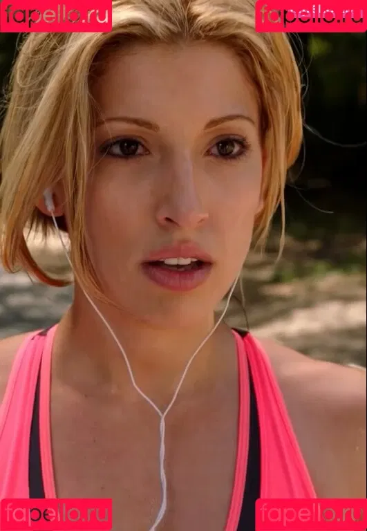 Tania Raymonde Onlyfans Photo Gallery 