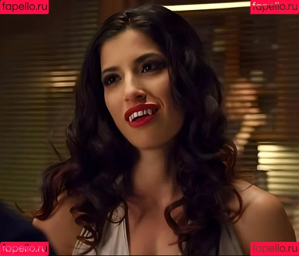 Tania Raymonde Onlyfans Photo Gallery 