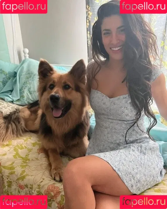 Tania Raymonde Onlyfans Photo Gallery 
