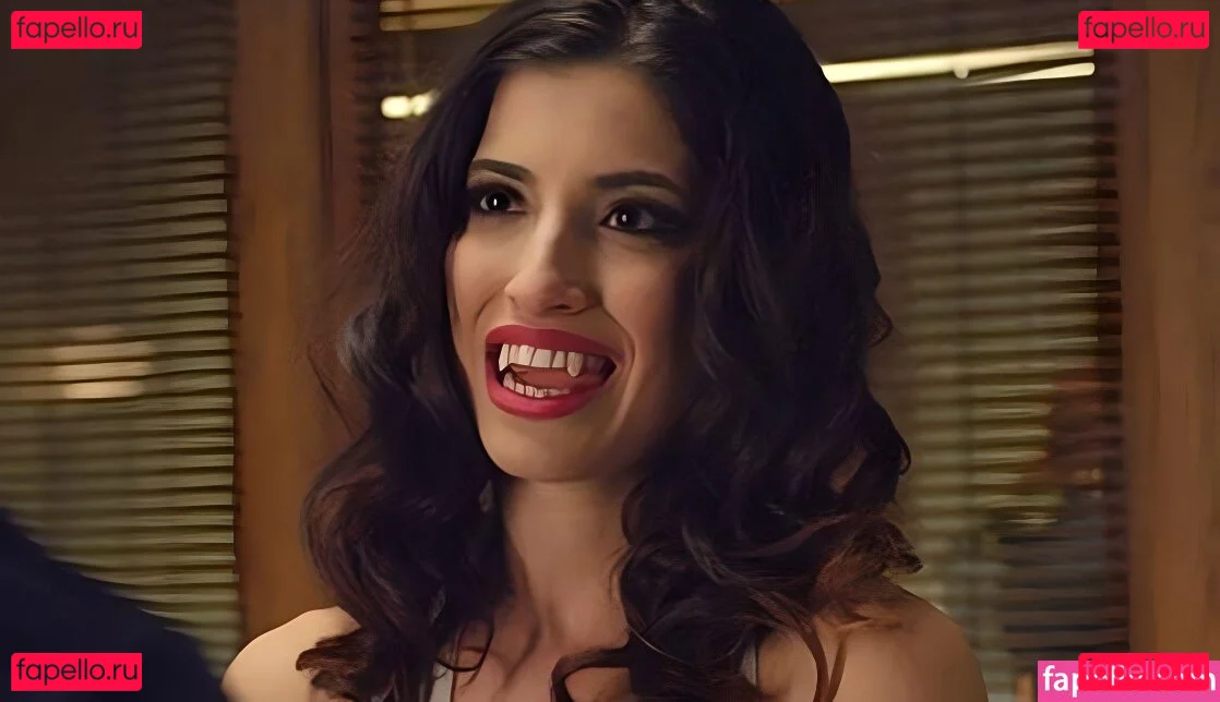 Tania Raymonde Onlyfans Photo Gallery 