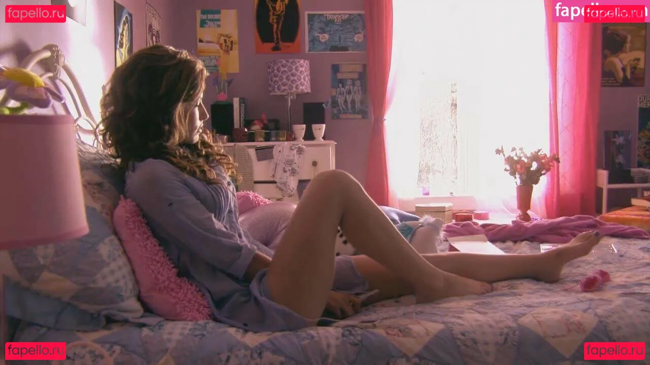 Tania Raymonde Onlyfans Photo Gallery 