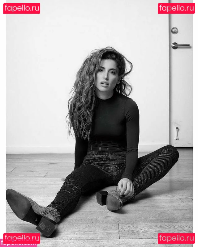 Tania Raymonde Onlyfans Photo Gallery 