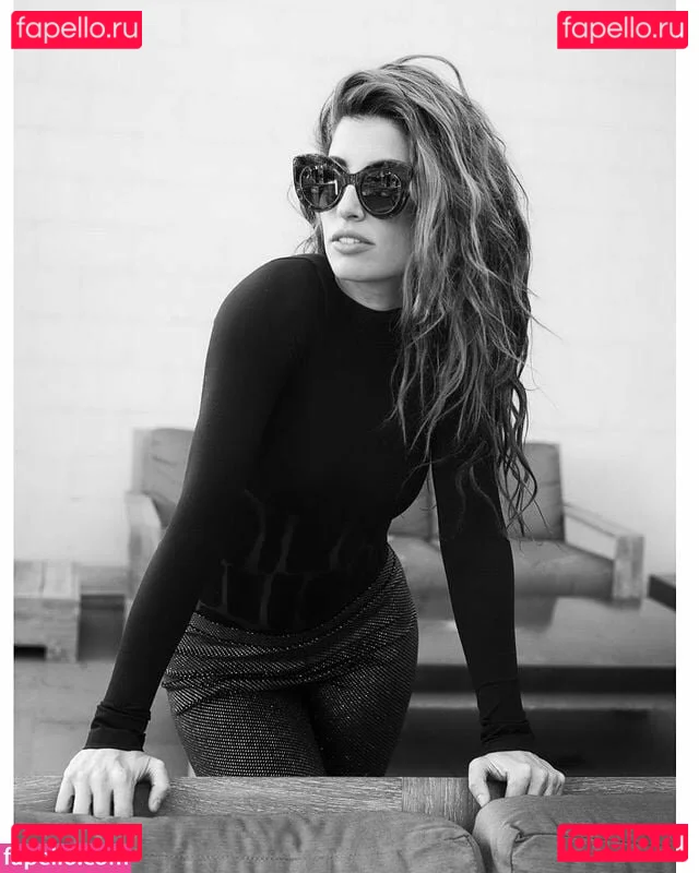 Tania Raymonde Onlyfans Photo Gallery 