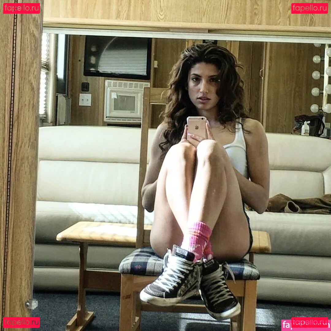 Tania Raymonde Onlyfans Photo Gallery 