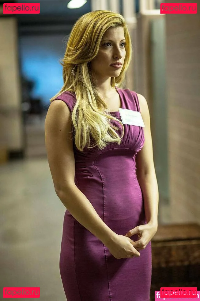 Tania Raymonde Onlyfans Photo Gallery 