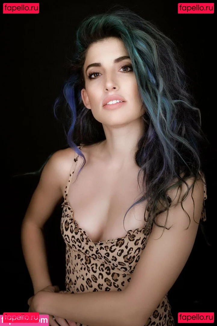 Tania Raymonde Onlyfans Photo Gallery 