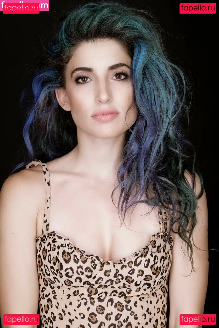 Tania Raymonde Onlyfans Photo Gallery 