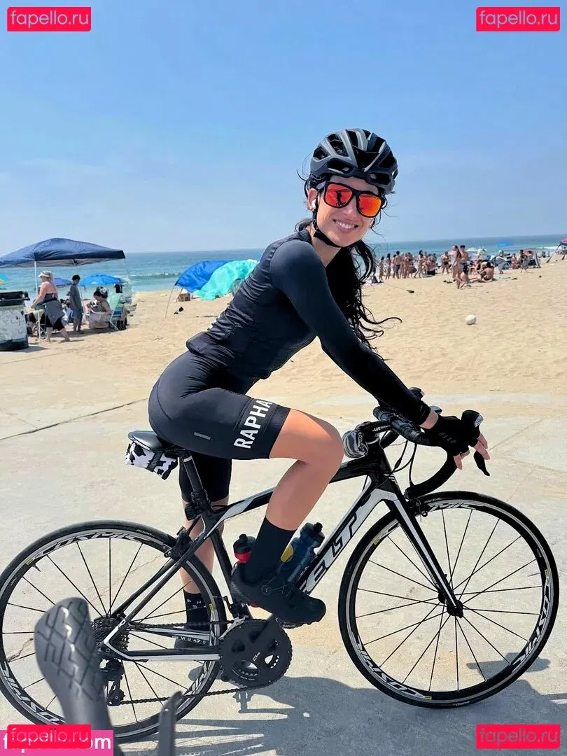 Tania Raymonde Onlyfans Photo Gallery 