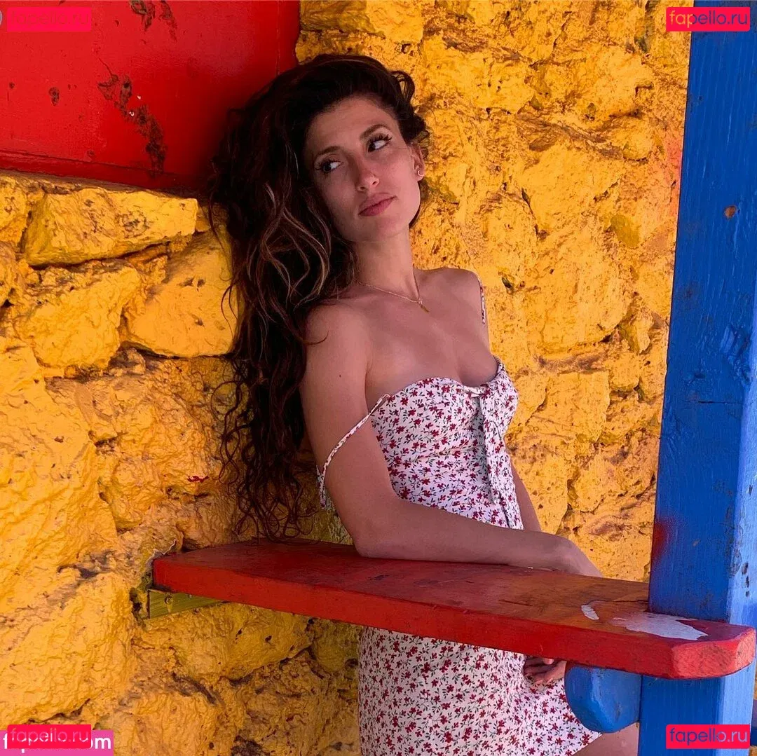 Tania Raymonde Onlyfans Photo Gallery 