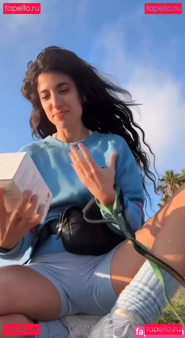 Tania Raymonde Onlyfans Photo Gallery 