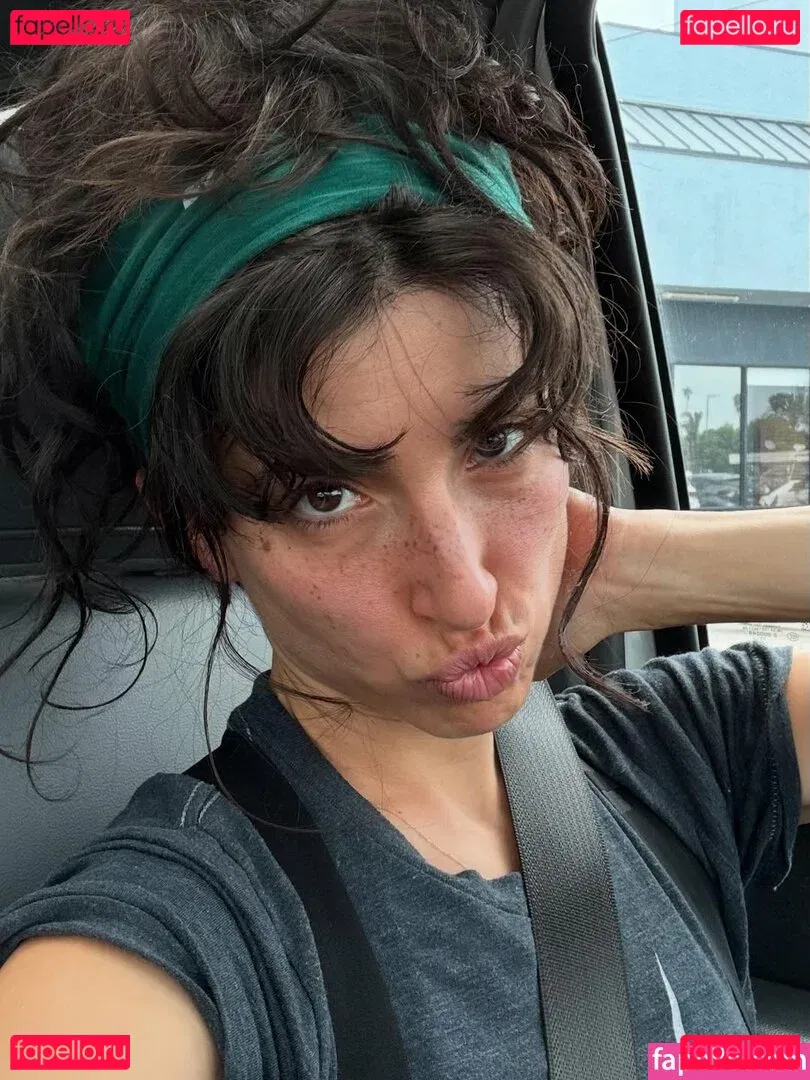 Tania Raymonde Onlyfans Photo Gallery 