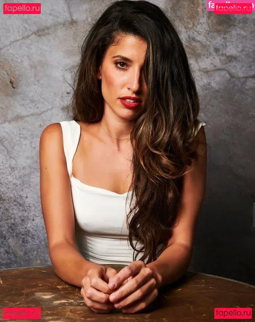 Tania Raymonde Onlyfans Photo Gallery 