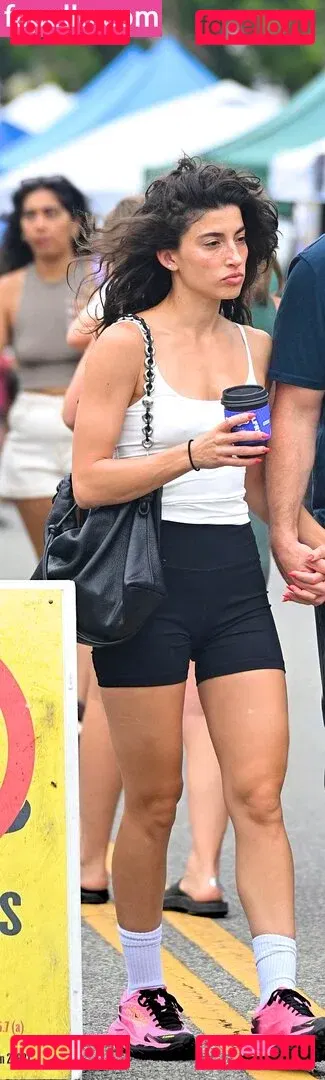 Tania Raymonde Onlyfans Photo Gallery 