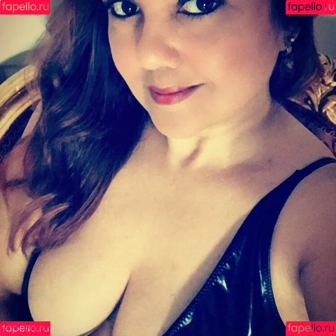Yasmin Onlyfans Photo Gallery 