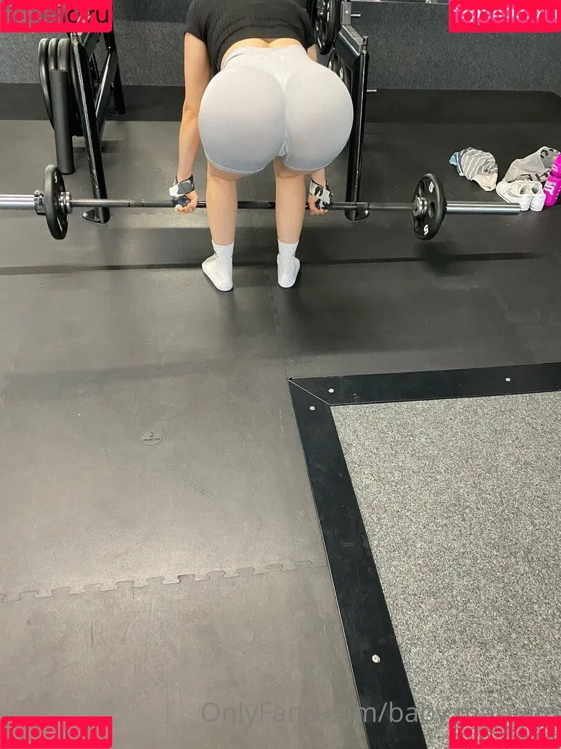 baby.maryam Onlyfans Photo Gallery 
