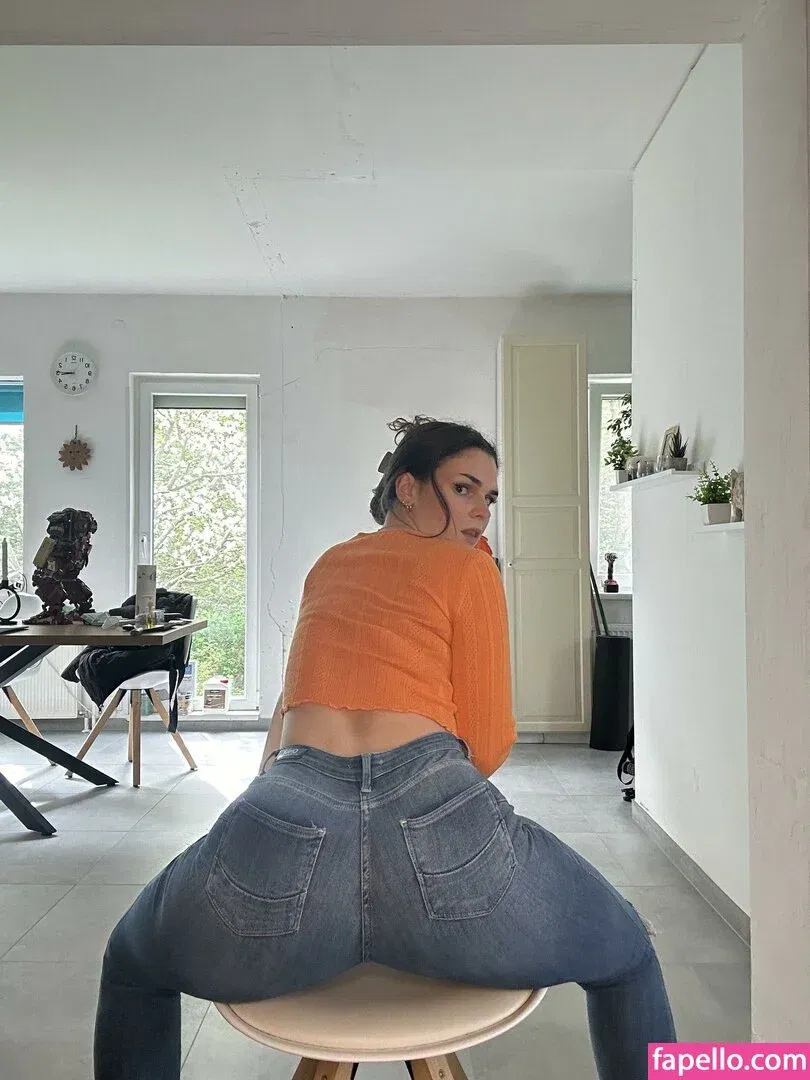 baby.maryam Onlyfans Photo Gallery 