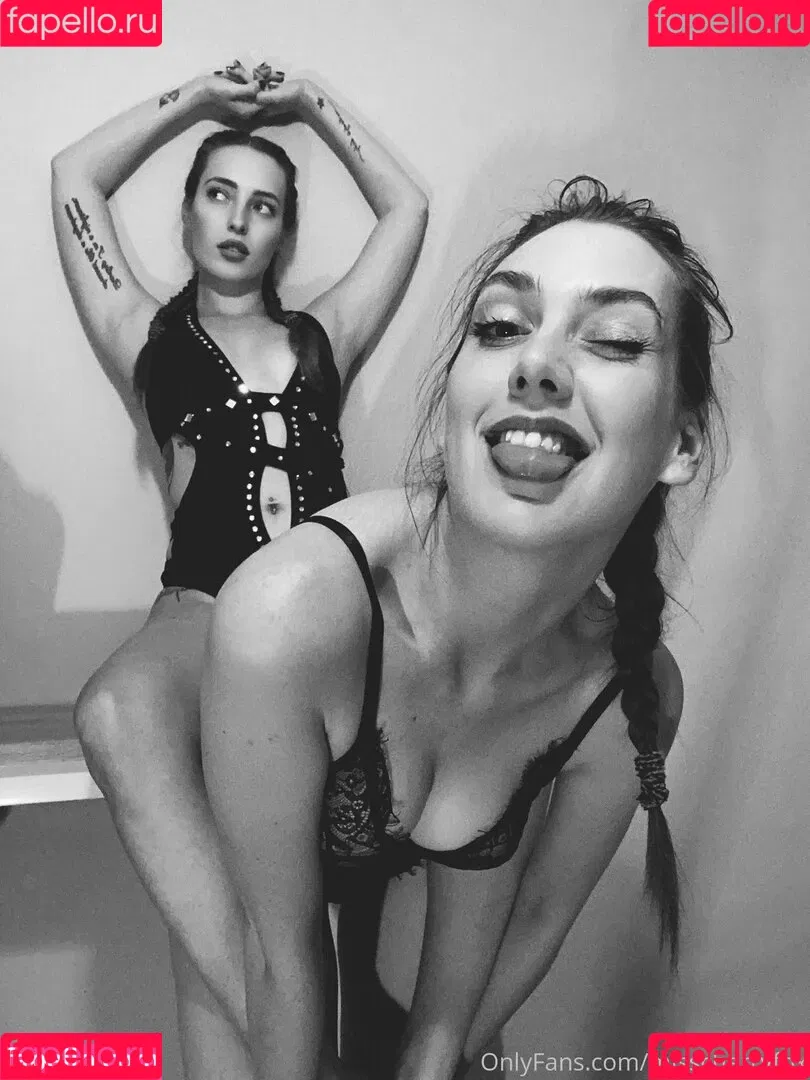 misscherryfox Onlyfans Photo Gallery 