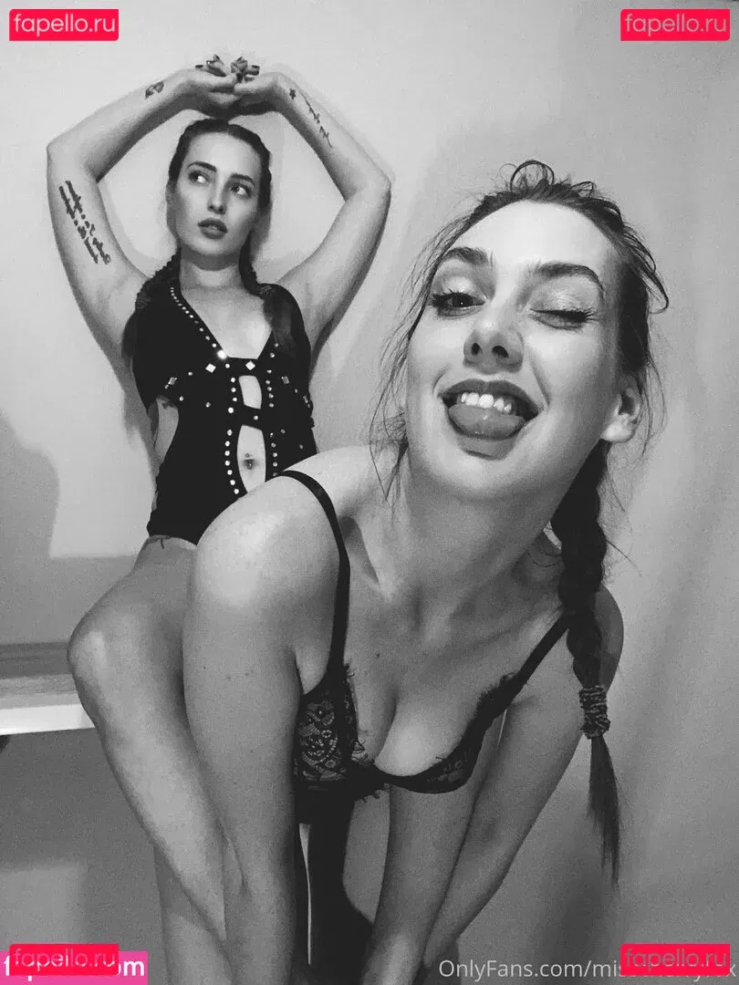 misscherryfox Onlyfans Photo Gallery 