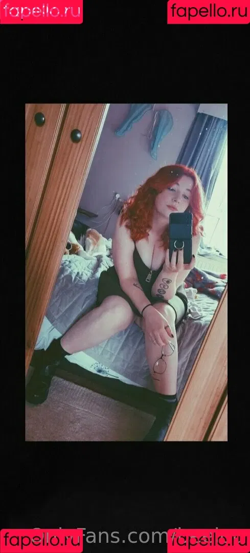 beelou Onlyfans Photo Gallery 