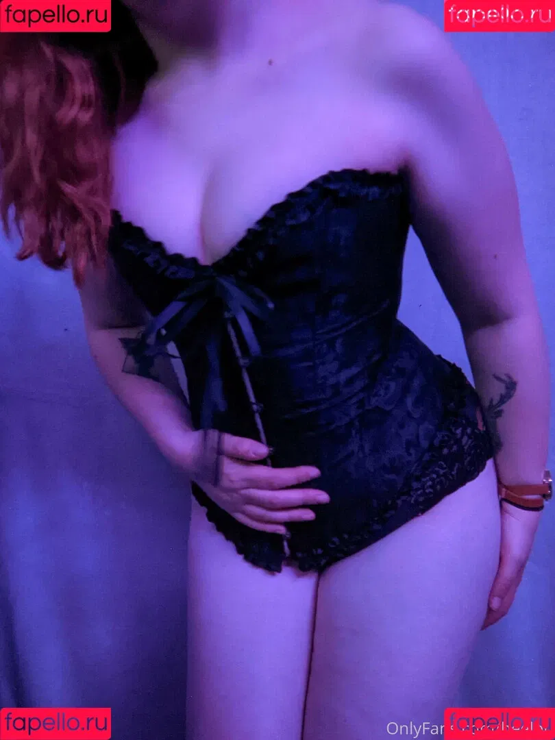 beelou Onlyfans Photo Gallery 