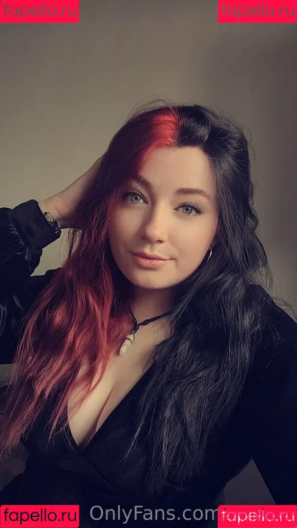 beelou Onlyfans Photo Gallery 