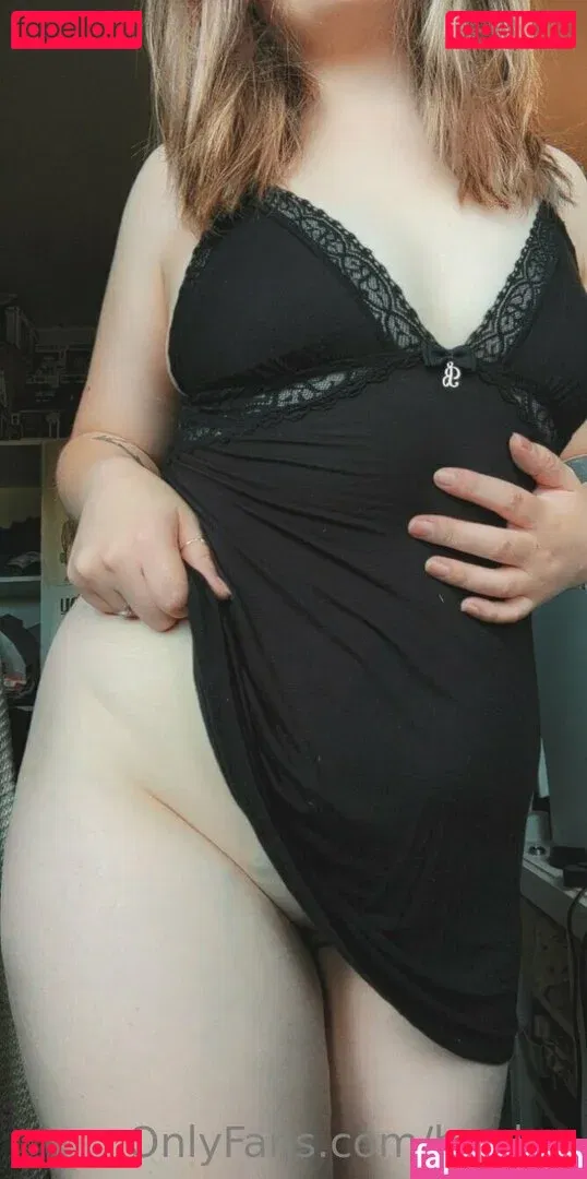 beelou Onlyfans Photo Gallery 