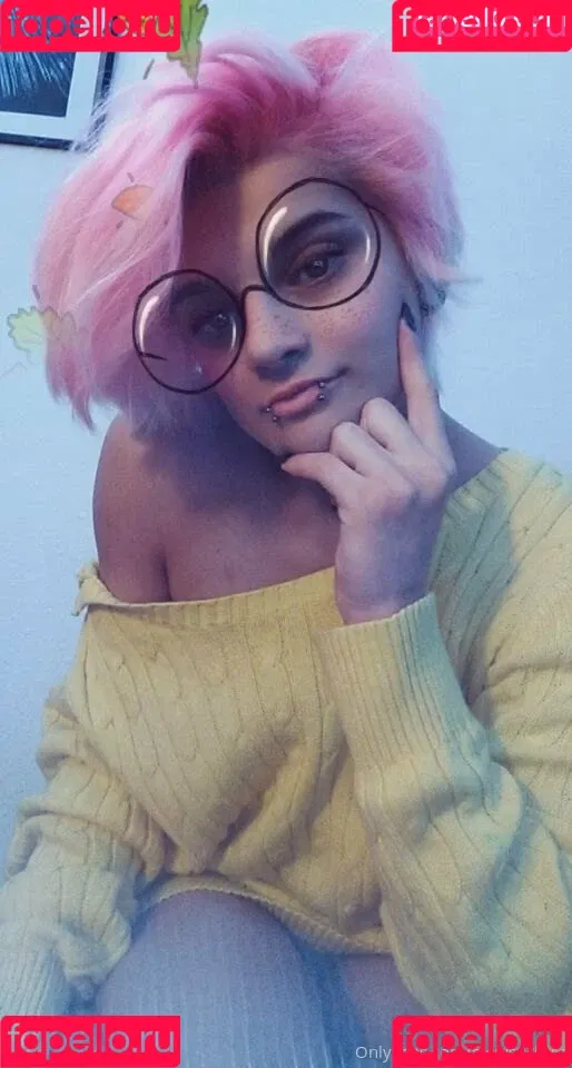 glowsticksss Onlyfans Photo Gallery 