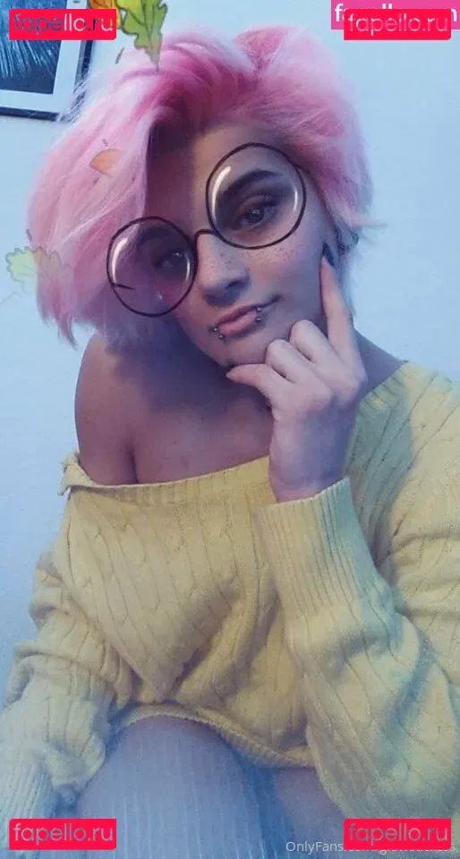 glowsticksss Onlyfans Photo Gallery 