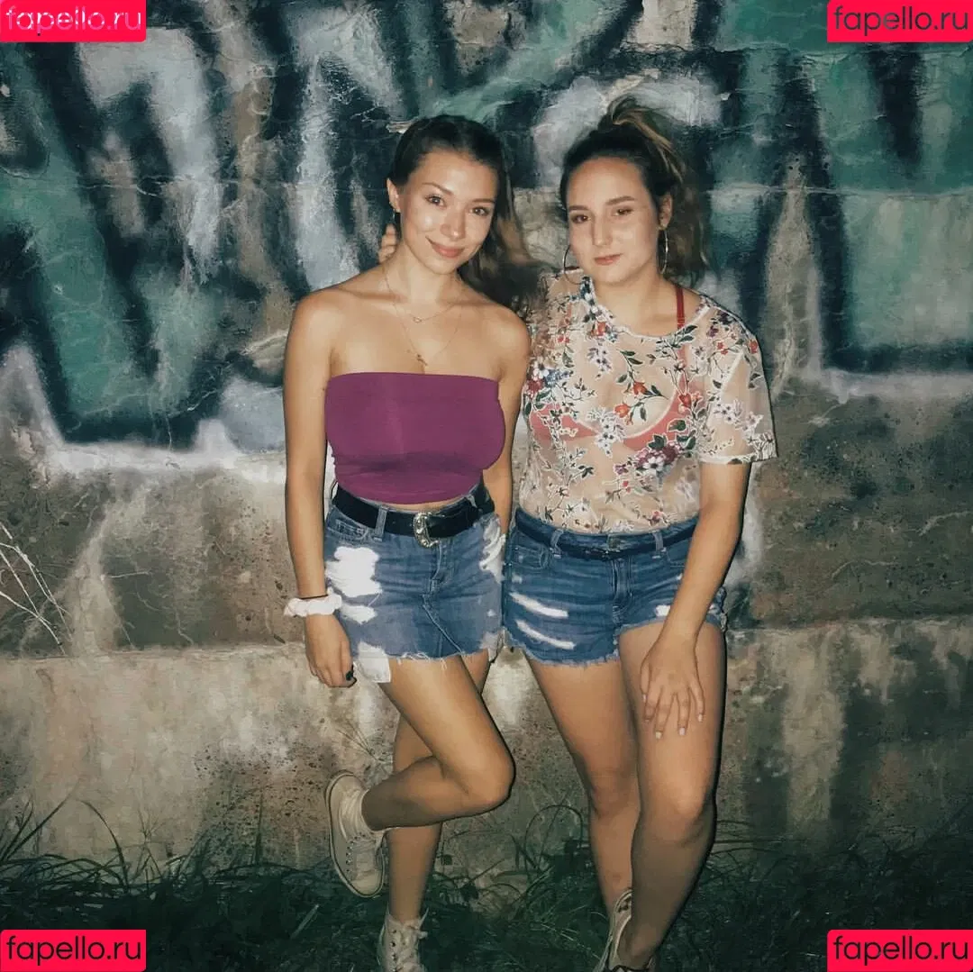 Sara Brooks Onlyfans Photo Gallery 