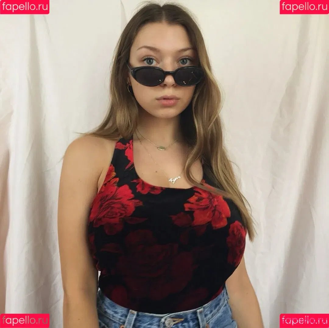 Sara Brooks Onlyfans Photo Gallery 