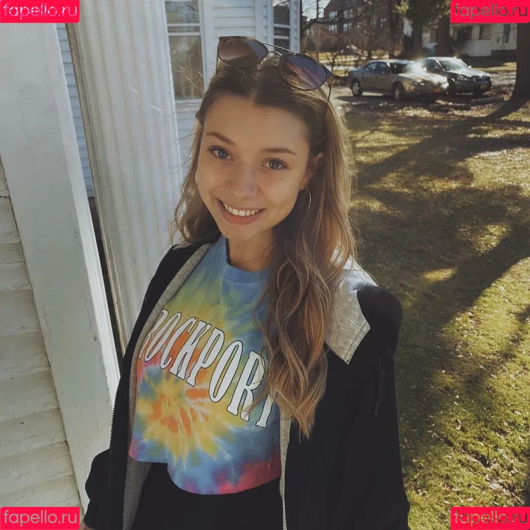Sara Brooks Onlyfans Photo Gallery 