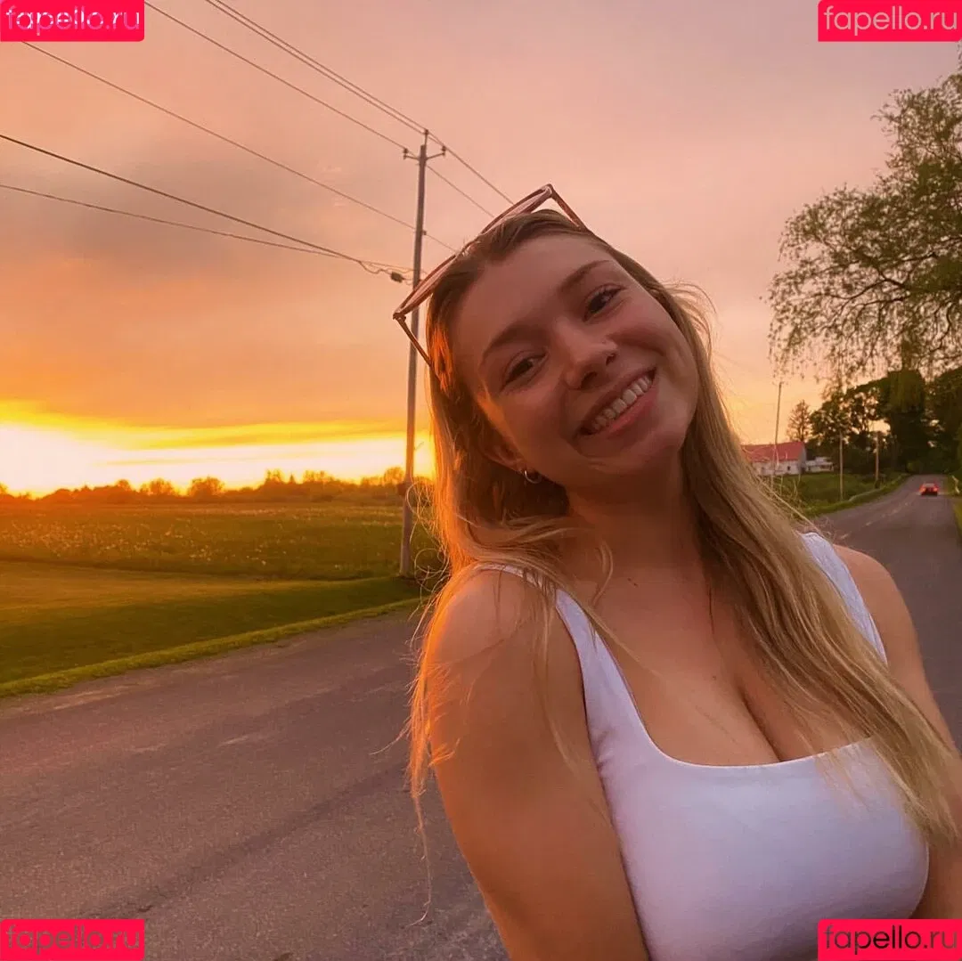 Sara Brooks Onlyfans Photo Gallery 