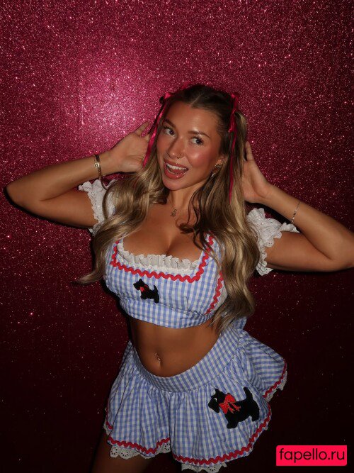 Sara Brooks Nude Onlyfans Photo 27