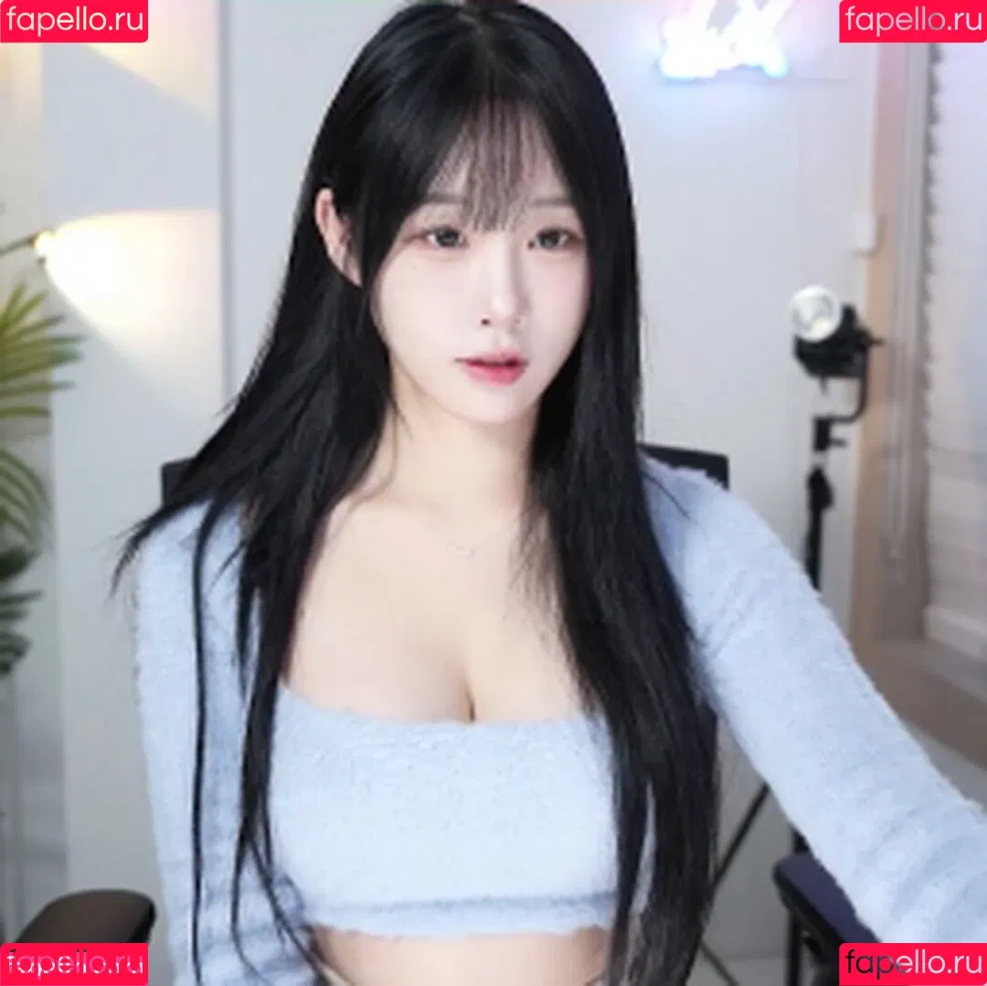 woohankyung Onlyfans Photo Gallery 