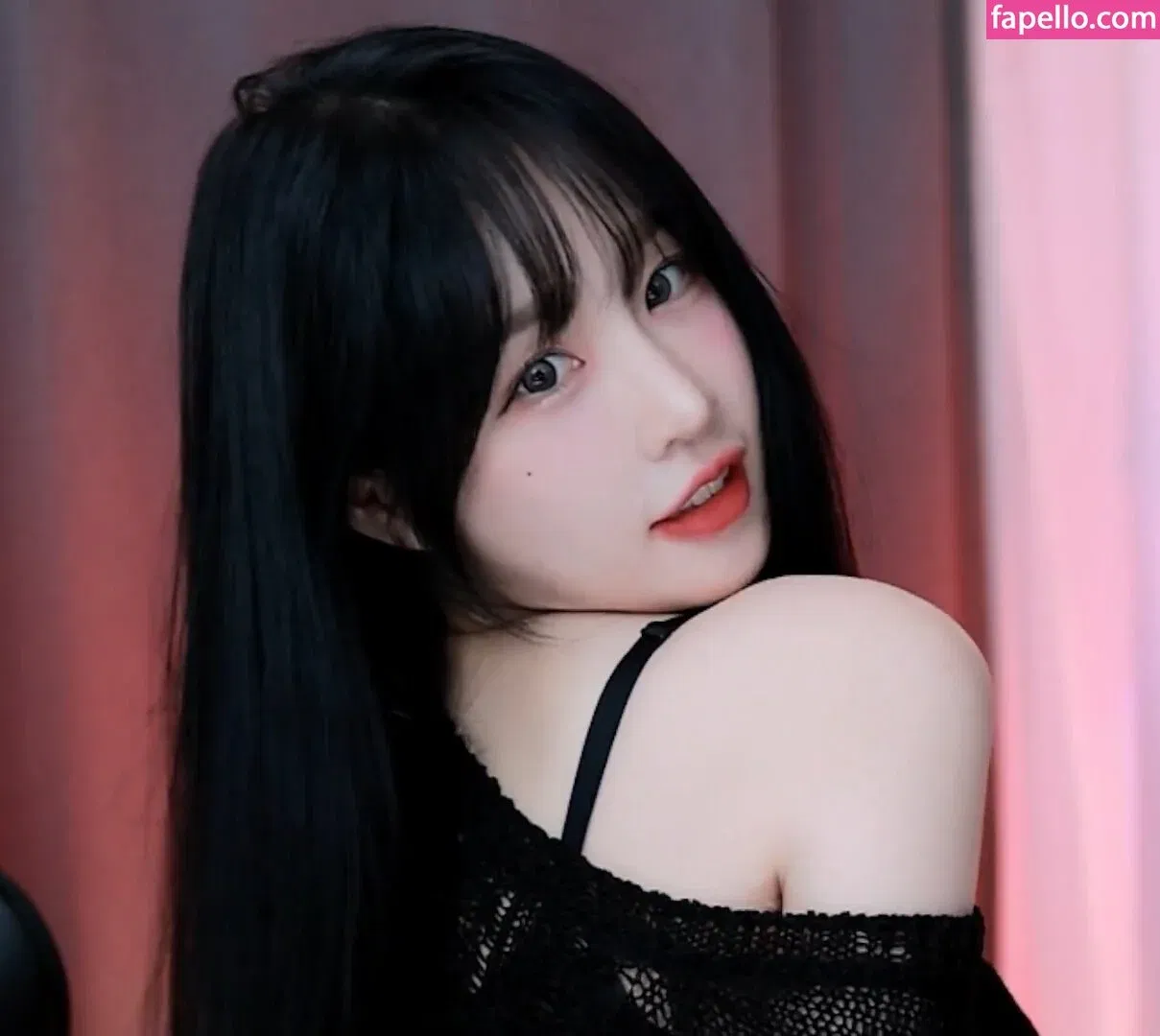 woohankyung Onlyfans Photo Gallery 