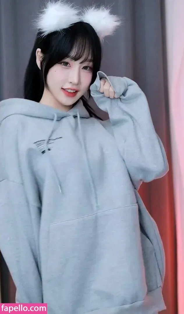 woohankyung Onlyfans Photo Gallery 