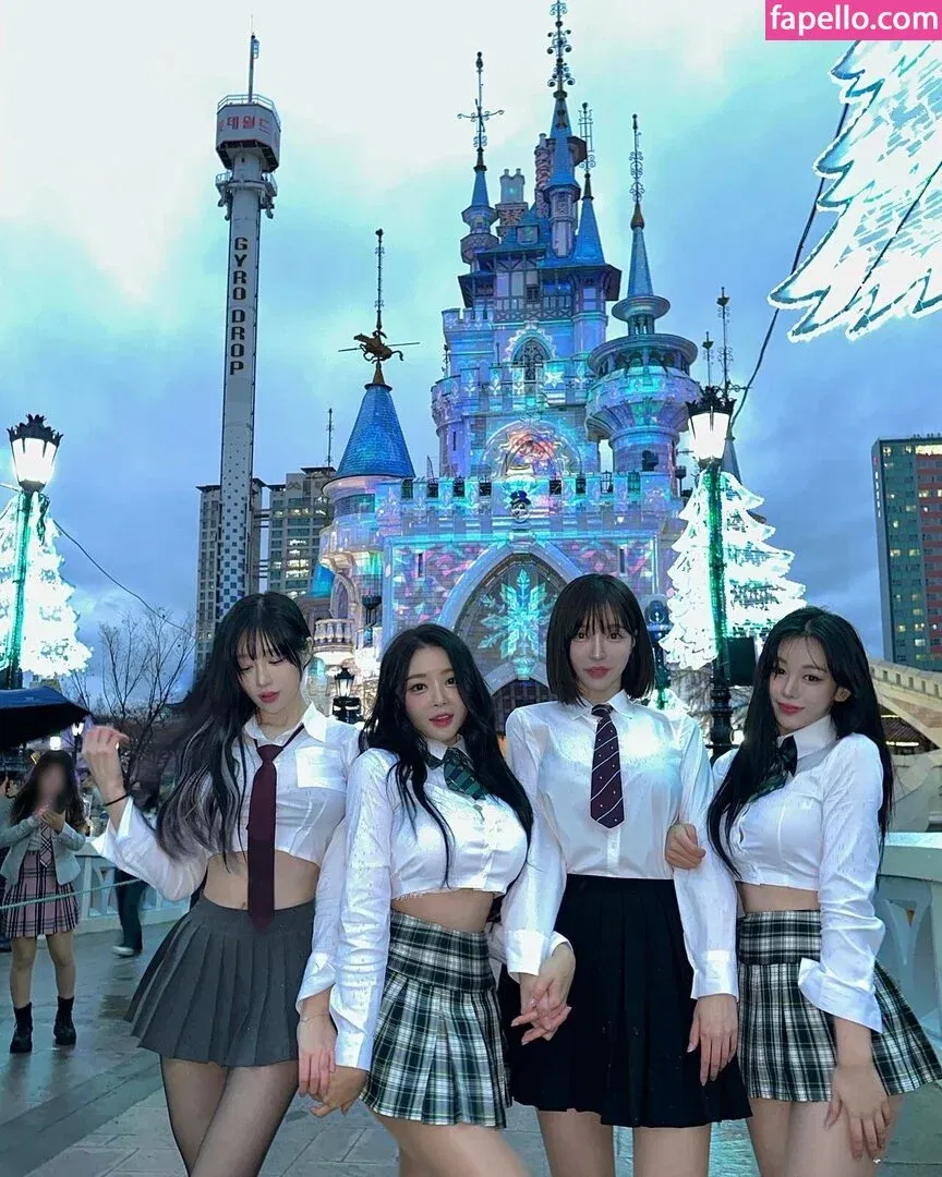 woohankyung Onlyfans Photo Gallery 